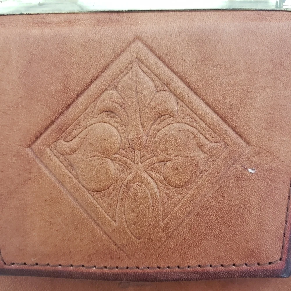 Vintage Amity Leather Wallet Kiss Clasp Coin Bi-Fold Snap Closure Unused